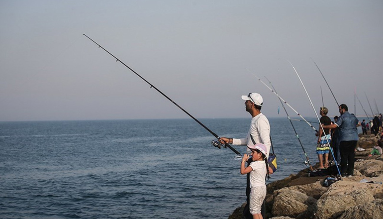 اسکله تفریحی کیش و تجربه هر تفریح آبی که فکرش را بکنید 12 ماهیگیری در کیش