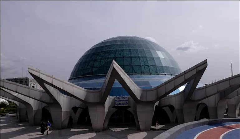 گنبد مینا کجاست؟