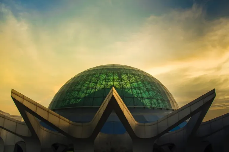 ساعت کاری گنبد مینا