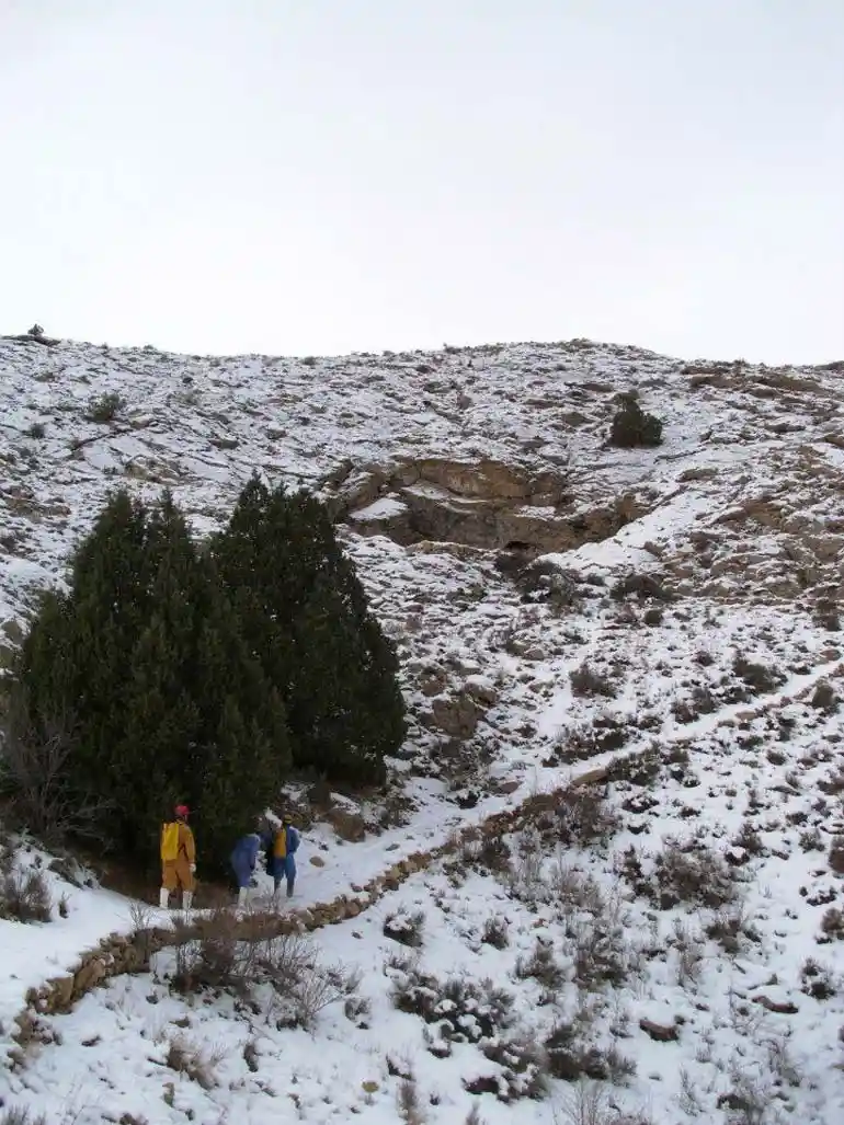 غار رودافشان در زمستان