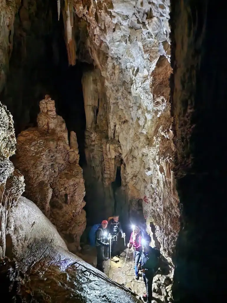 بازدید از غار رودافشان