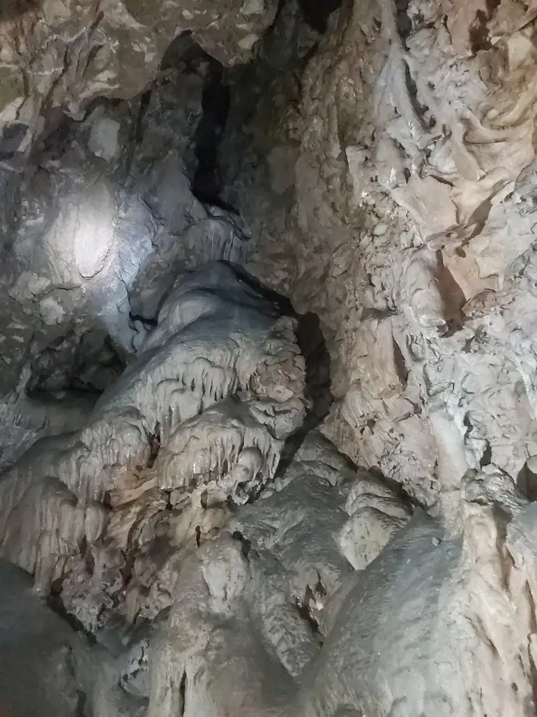 تالارهای غار رودافشان