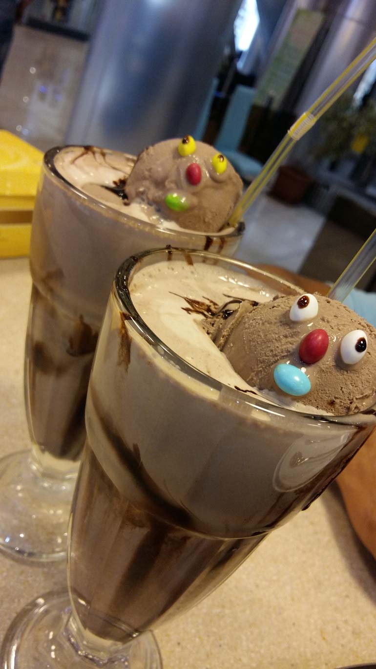 کافه کویین بندرعباس