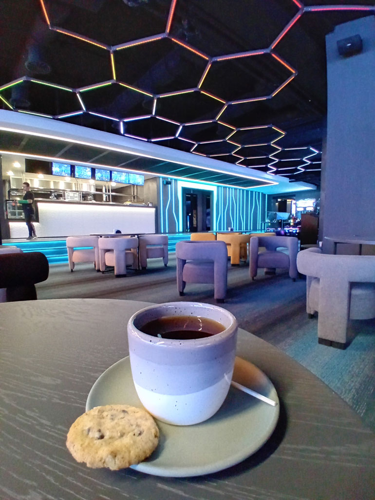 خصوصیات رفاهی هتل اسپیناس پالاس