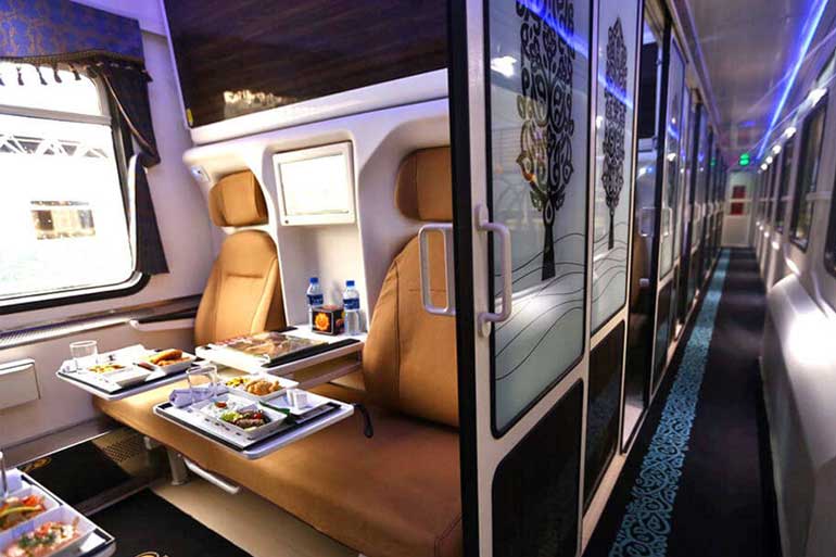 سفر به شهر مشهد با قطار