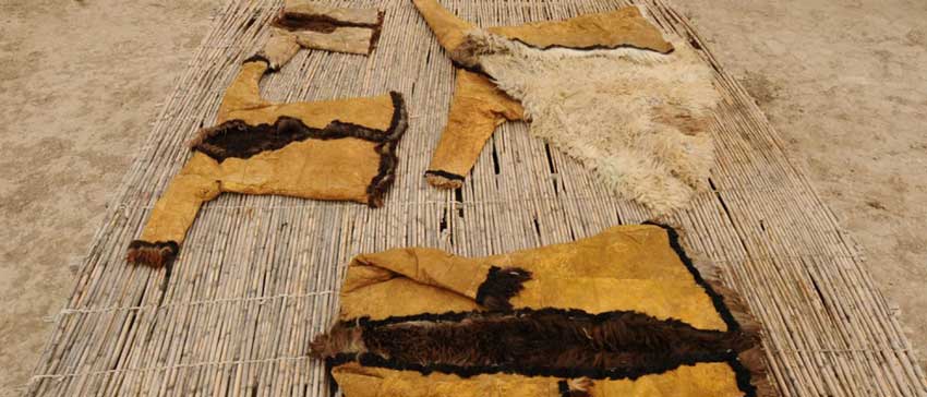 پوستین از سوغاتی های مشهد