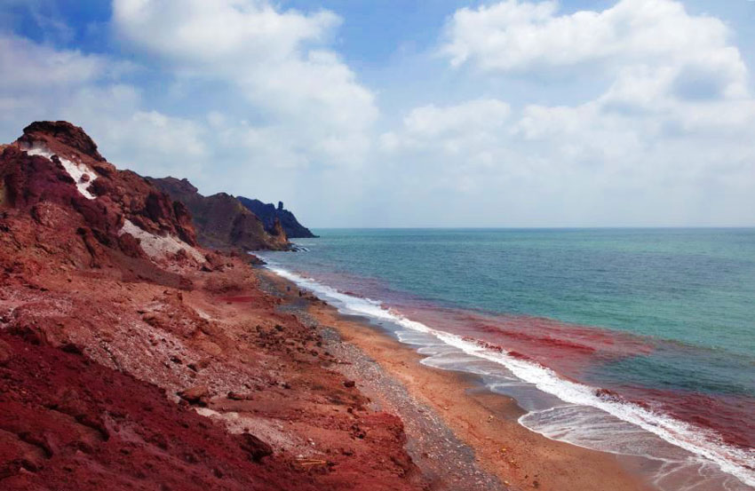 معدن خاک سرخ هرمز