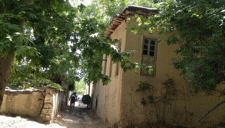 آبشار و روستای کمرد