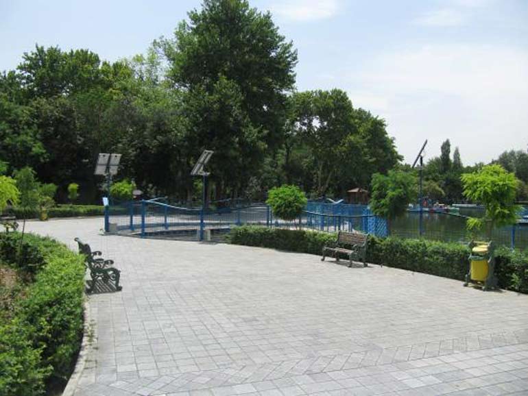 پیاده روی در پارک