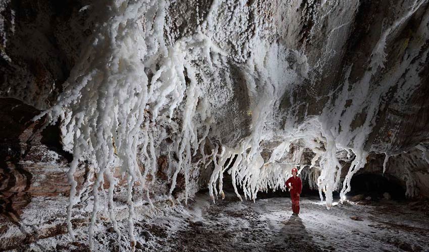 غار نمکدان قشم