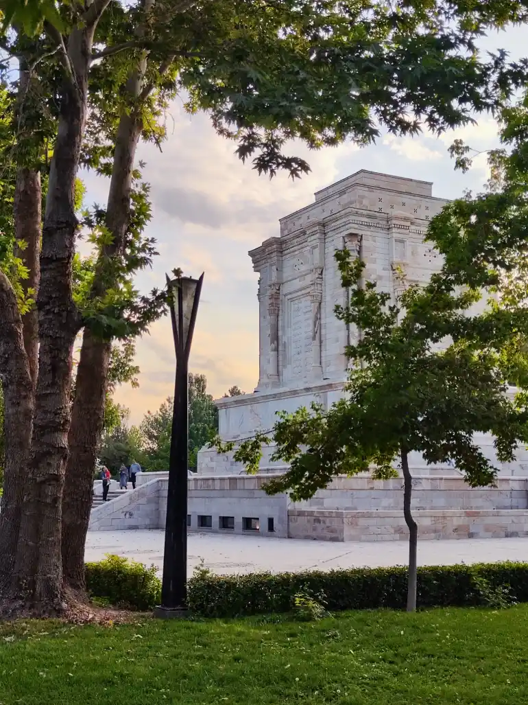 آرامگاه فردوسی