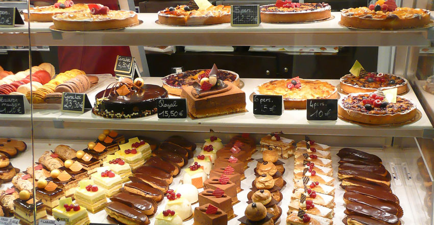 لادن از بهترین شیرینی فروشی های تهران