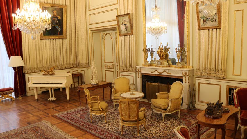 کاخ نیاوران سکونتگاه اصلی محمدرضا پهلوی و خانوده‌اش