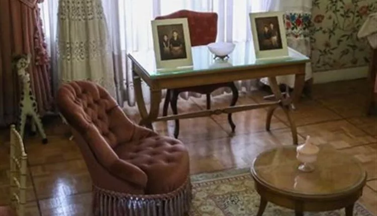 اتاق مطالعه فرحناز پهلوی