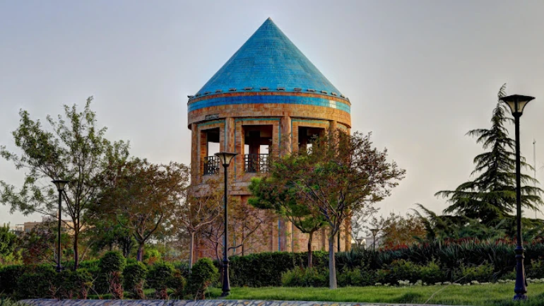 ساختمان‌های مشهور پارک مینیاتوری مشهد