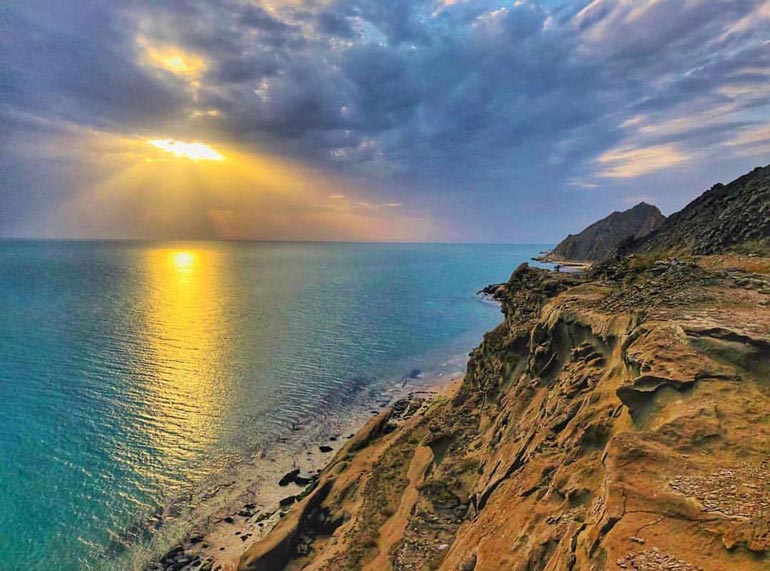 سفر به بندر کنگ