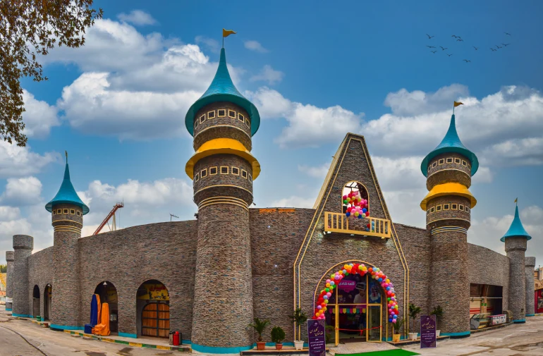 قلعه سحرآمیز پارک ارم