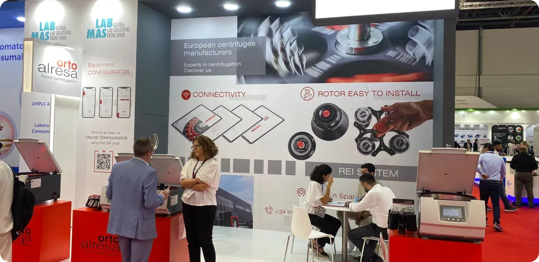 غرفه‌داران نمایشگاه تجهیزات آزمایشگاهی