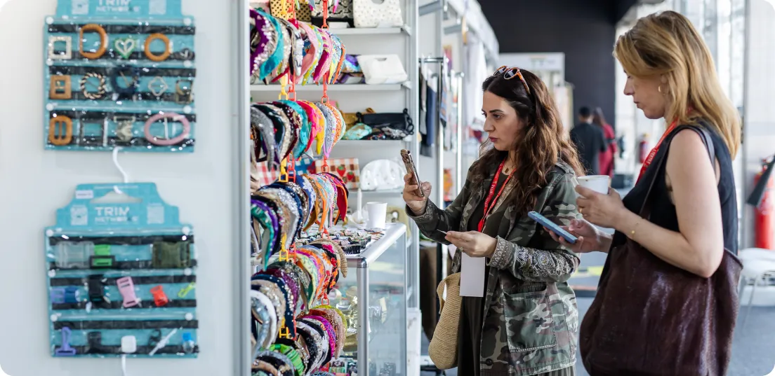 غرفه‌داران نمایشگاه پوشاک و نساجی