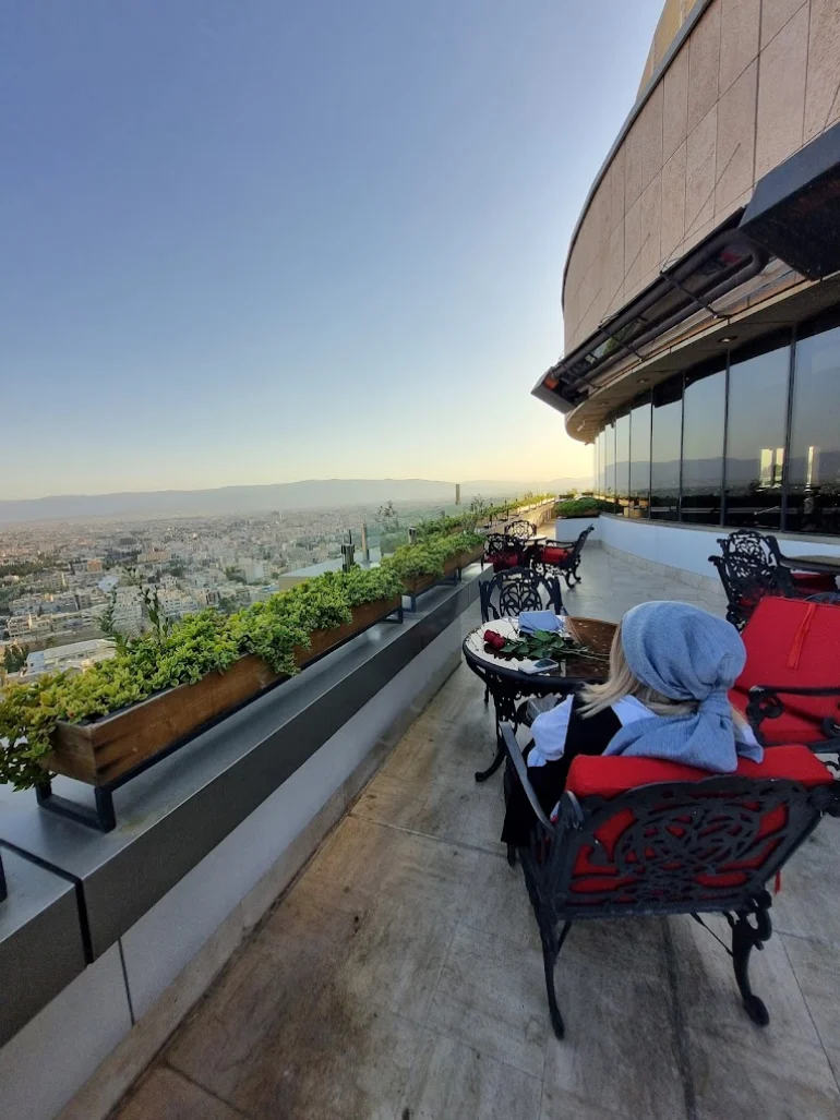 کافه هتل بزرگ شیراز