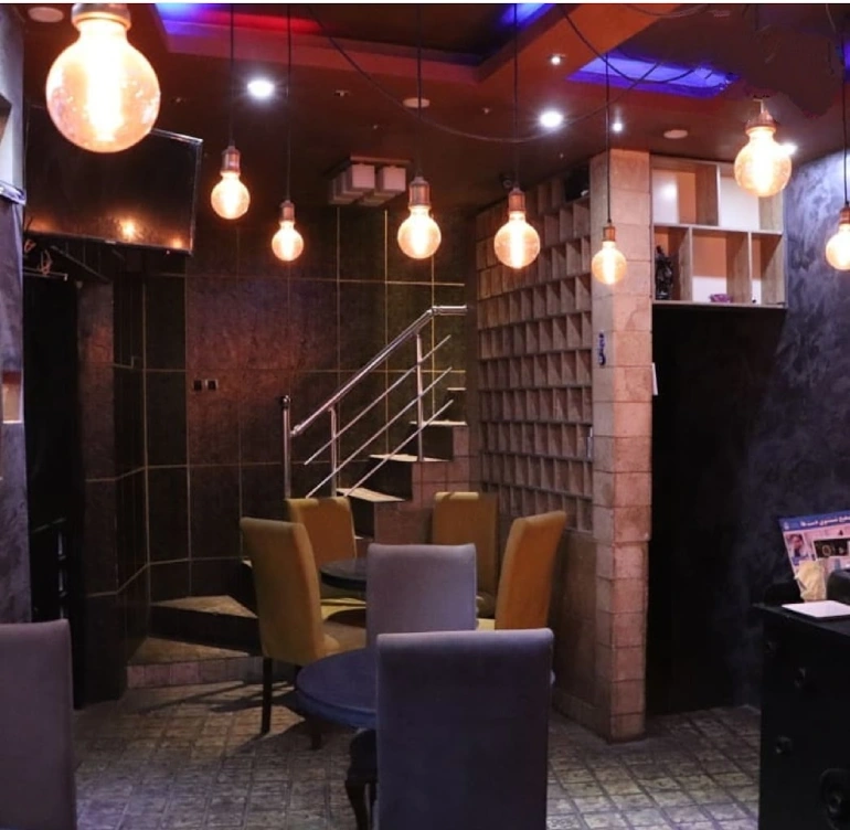 کافه های شیراز با فضای باز