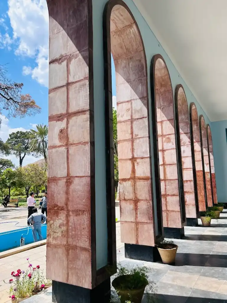 معماری آرامگاه سعدی (سعدیه)