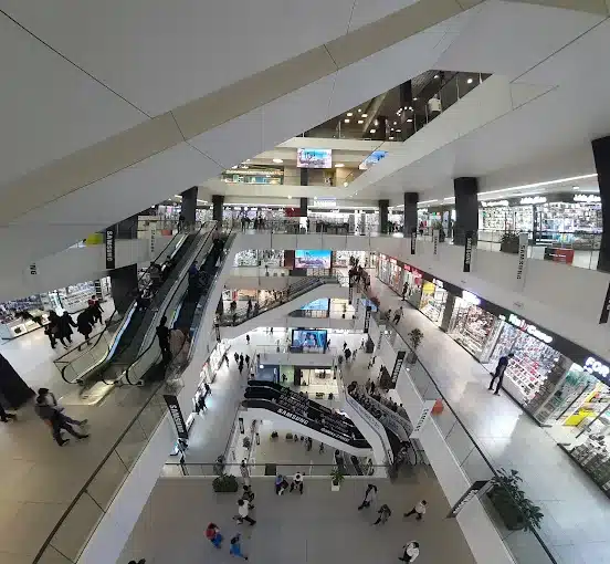 مرکز خرید چارسو از پر امکانات ترین مرکز خرید تهران