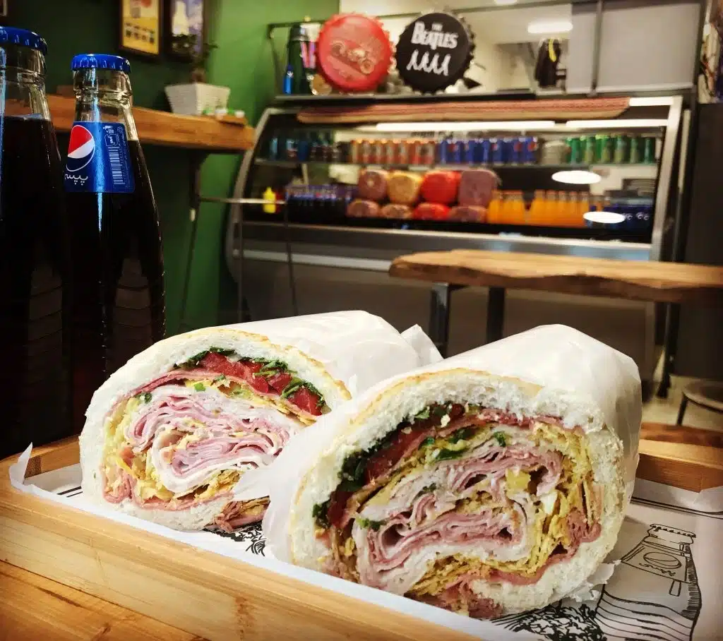 فست فود باماهاس تهران از فست فود های معروف تهران